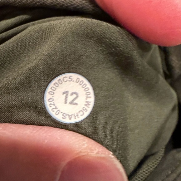 Lululemon Essential Affinity Mid Rise Jogger
Dark Olive size 12 EUC - Picture 5 of 6